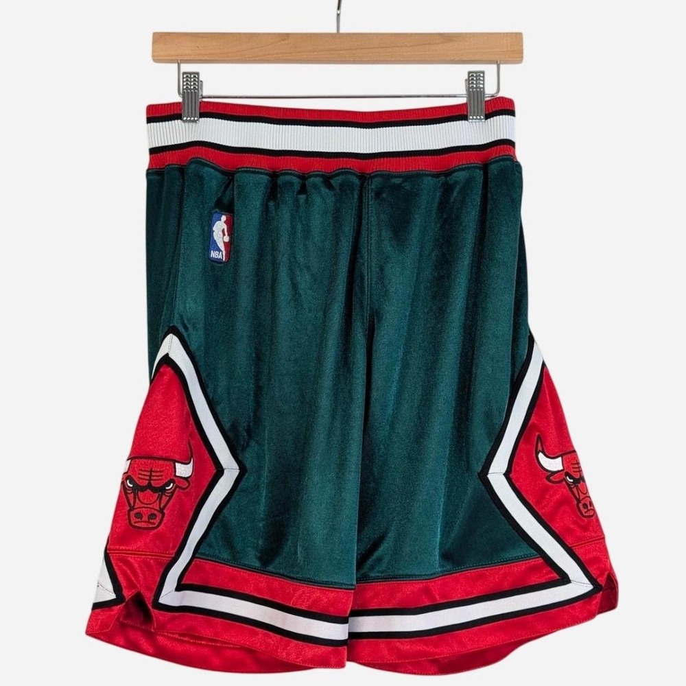 Mitchell & Ness Chicago Bulls Kelly Green 2008-09 Hardwood Classics Authentic S